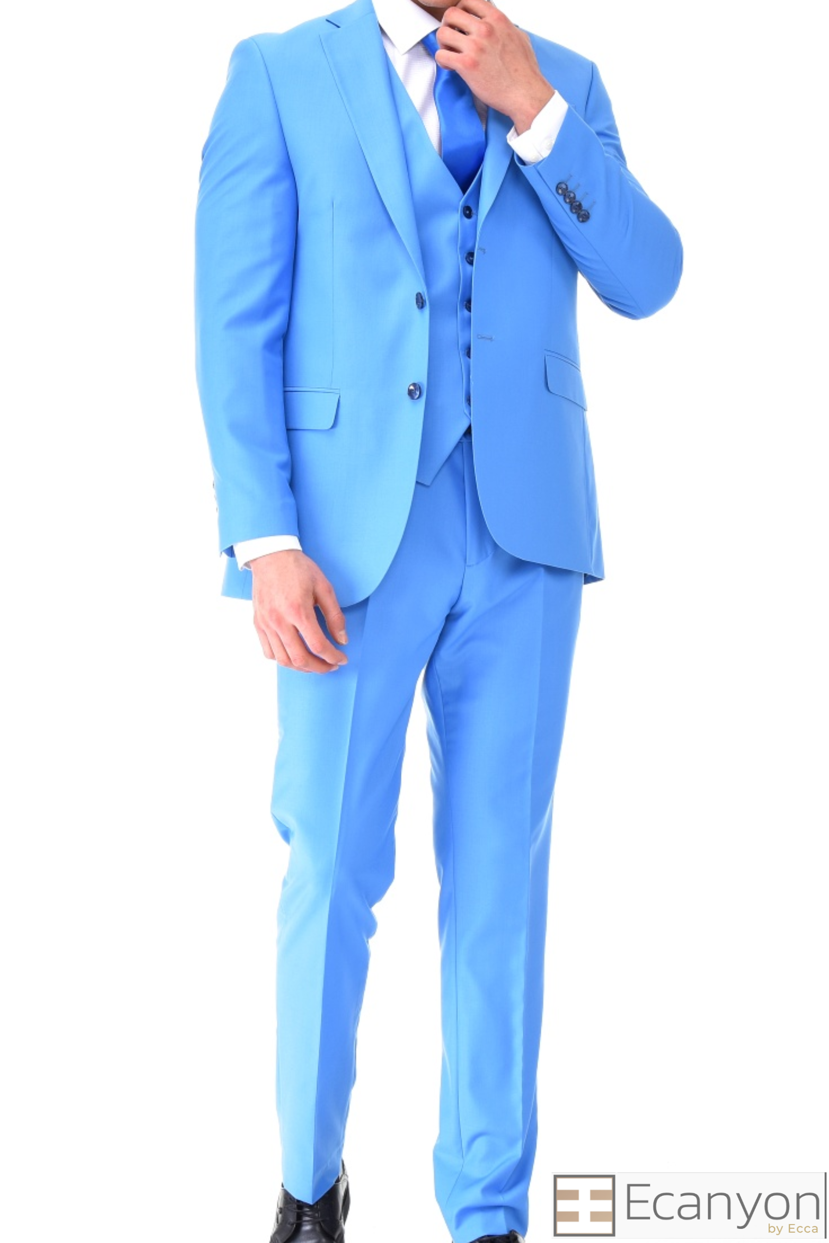 Sky Blue Plain Three Piece Suit, A timeless a plain sky blue three piece suits that can be styled up for special events or styled down for the office. The matching quality a plain sky blue waistcoat and trousers are paired with a plain sky blue suit jacket. You’ll love the patterned lining panels on this suit, especially the one in the jacket’s breast pocket which doubles up as a pocket square.Master Tailored Fit 3 Piece Suit